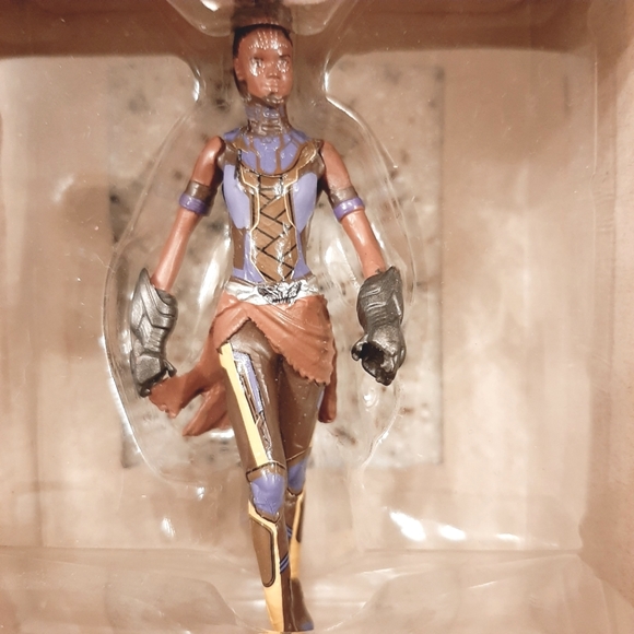 Hallmark Marvel Black Panther Shuri Christmas Ornament - Picture 2 of 6